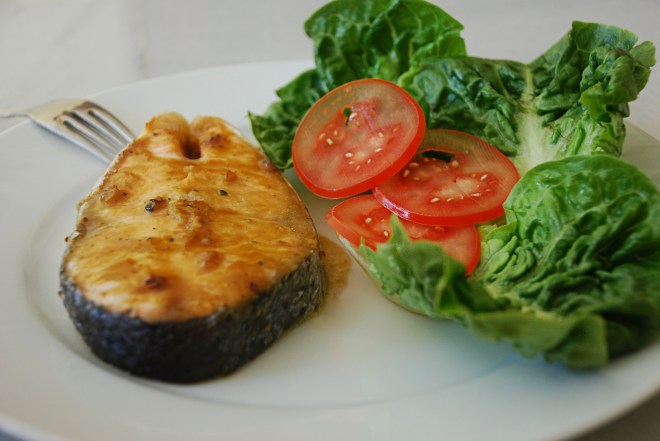 Salmón con glaseado de miel y mostaza